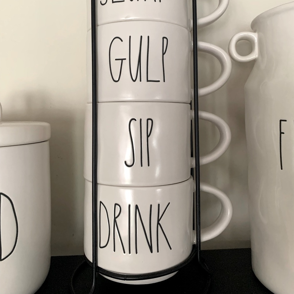 Coffee cups with stand